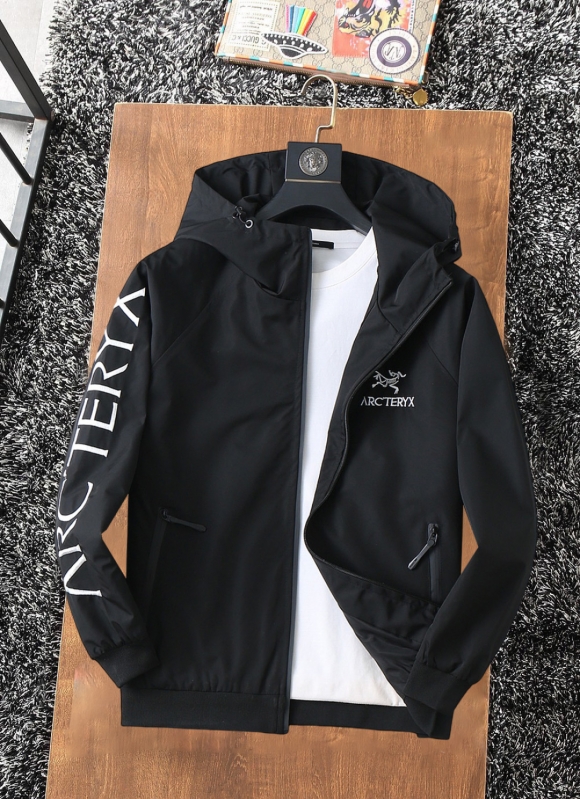 Hoodies & Sweatshirts Hoodies & Sweatshirts