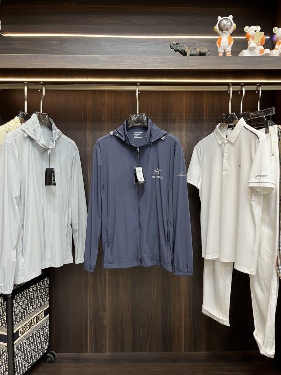 Hoodies & Sweatshirts Hoodies & Sweatshirts