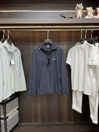 Hoodies & Sweatshirts Hoodies & Sweatshirts