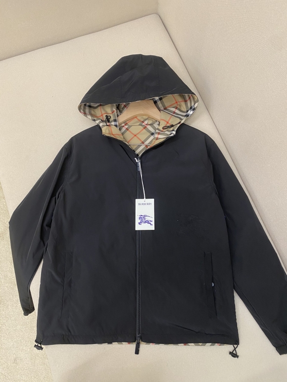 Hoodies & Sweatshirts