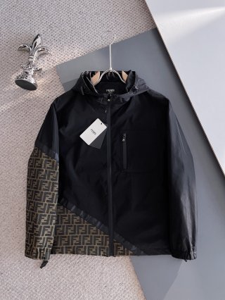 Hoodies & Sweatshirts