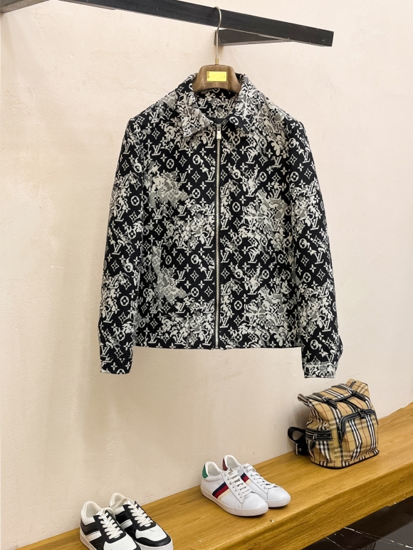 Coats & Jackets Coats & Jackets