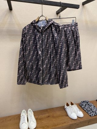 Hoodies & Sweatshirts Hoodies & Sweatshirts