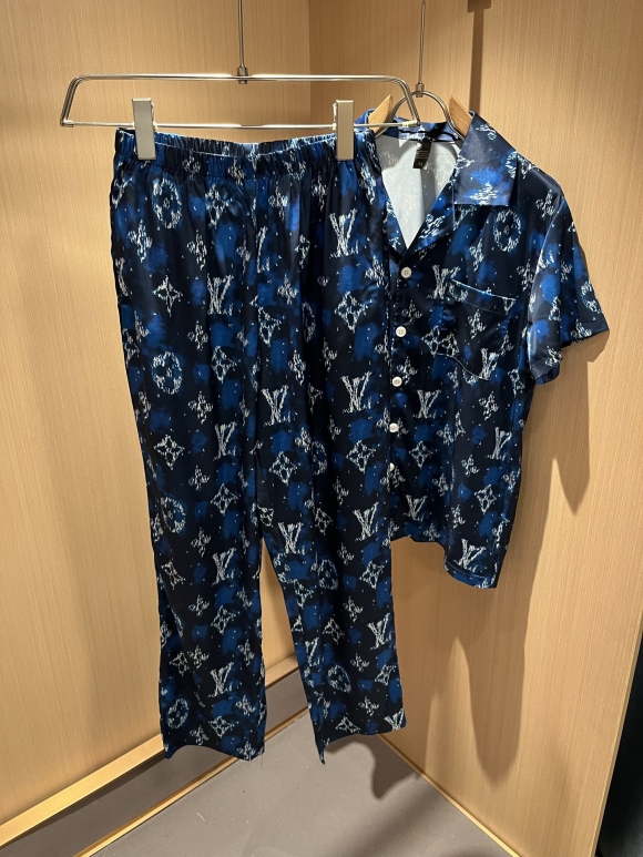 Leisure suit Leisure suit