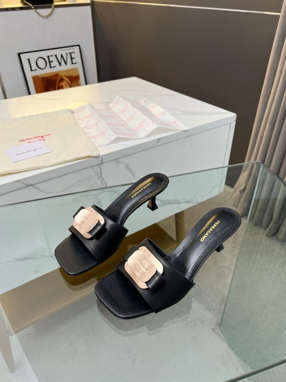 Womens shoes collection Womens shoes collection