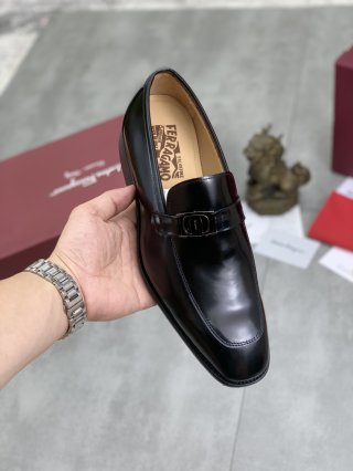 FerragamoSHOES