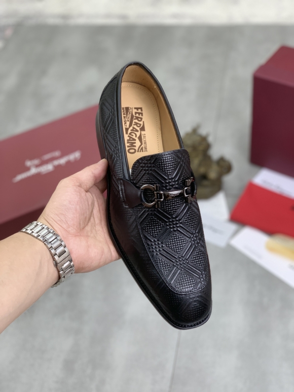 FerragamoSHOES