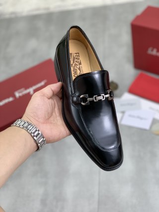 FerragamoSHOES
