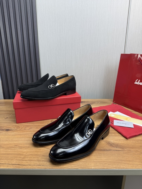 FerragamoSHOES
