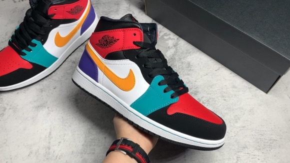 AirJordan1MidSHOES