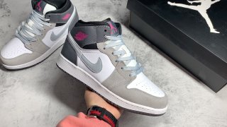 AirJordan1MidSHOES
