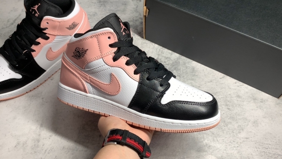 AirJordan1MidSHOES