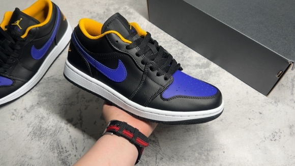 AirJordan1LowSHOES