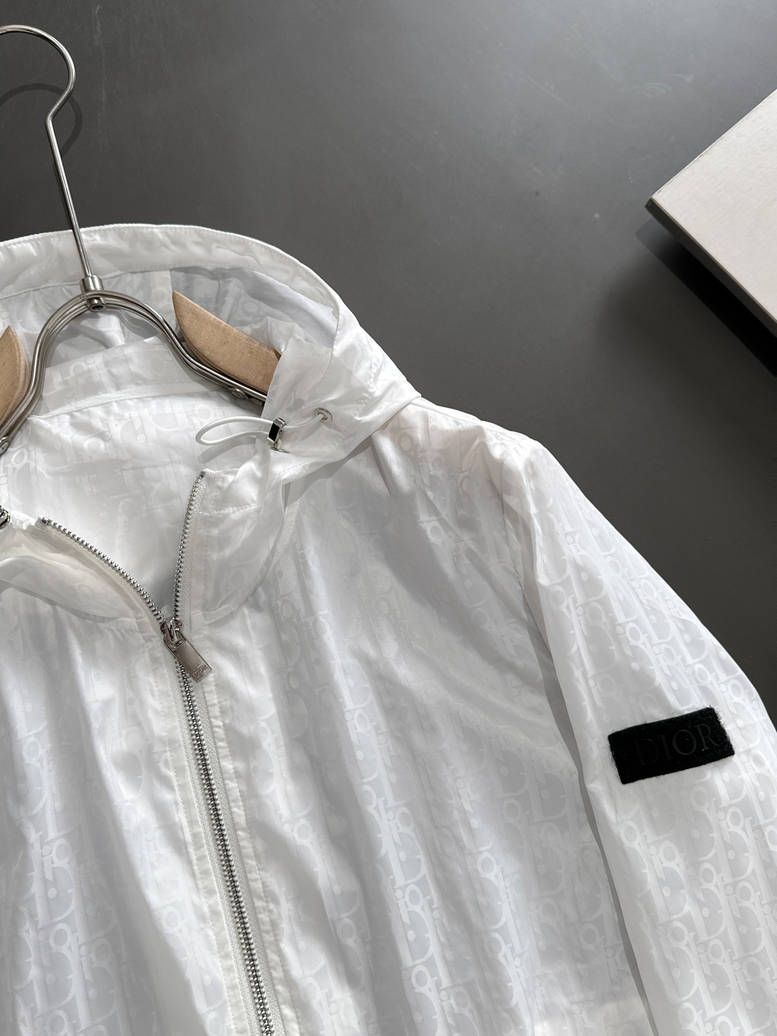 Hoodies & Sweatshirts