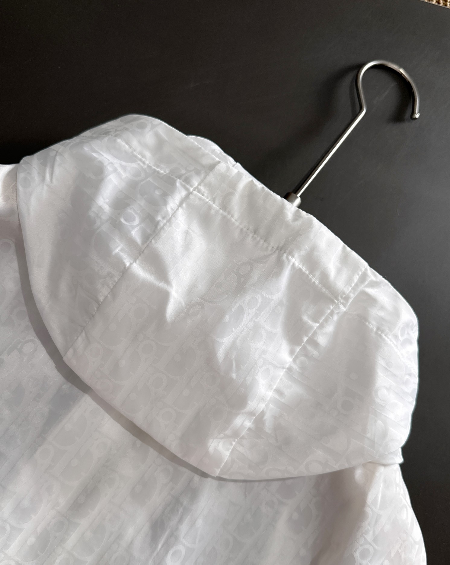 Hoodies & Sweatshirts