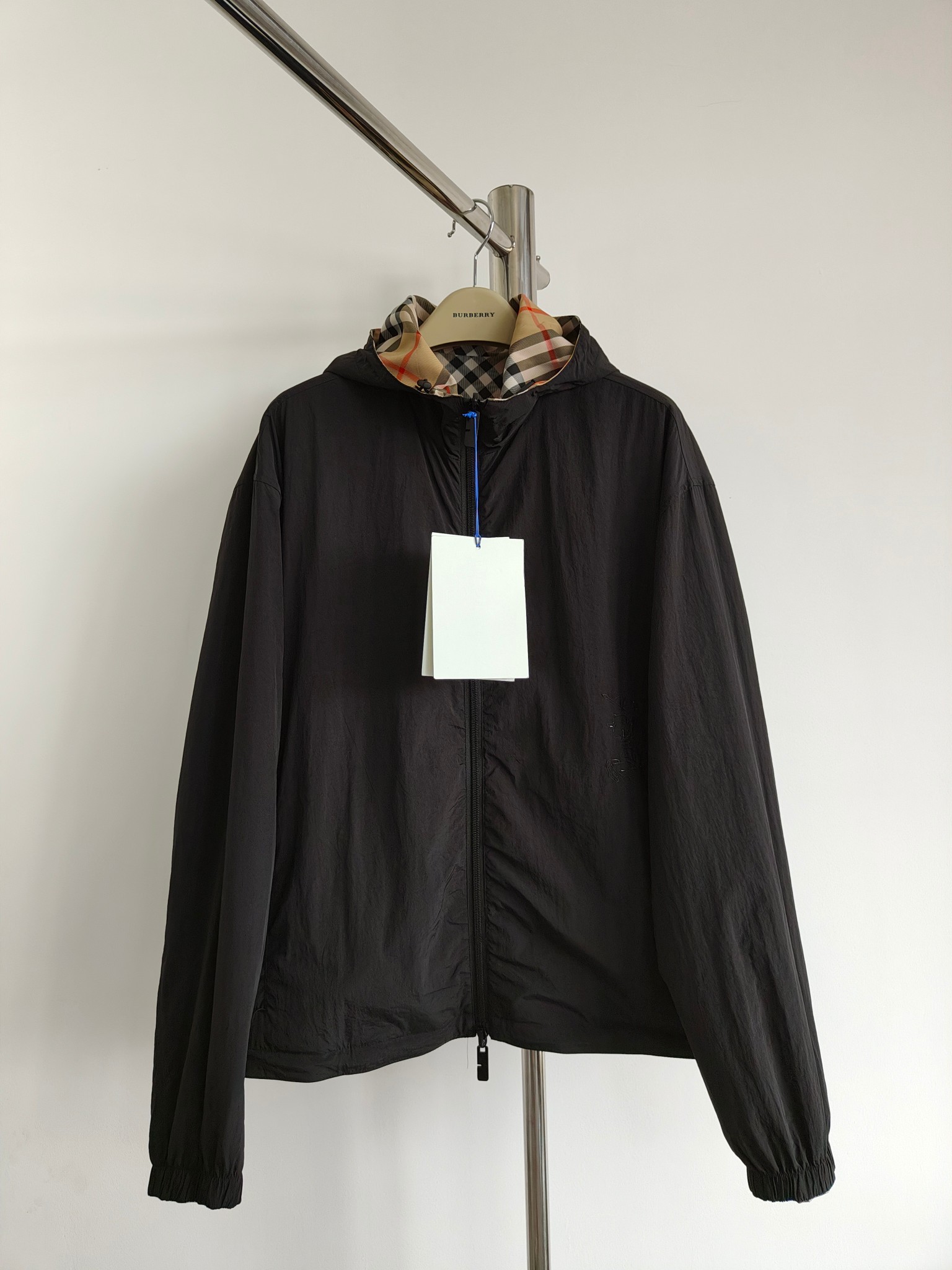 Hoodies & Sweatshirts