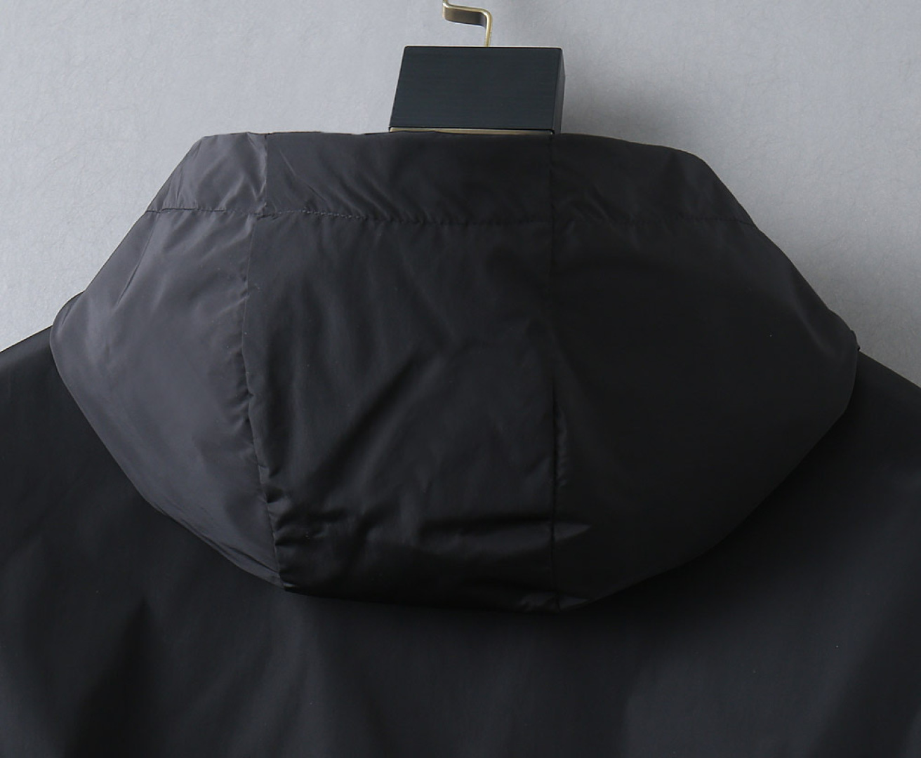 Hoodies & Sweatshirts