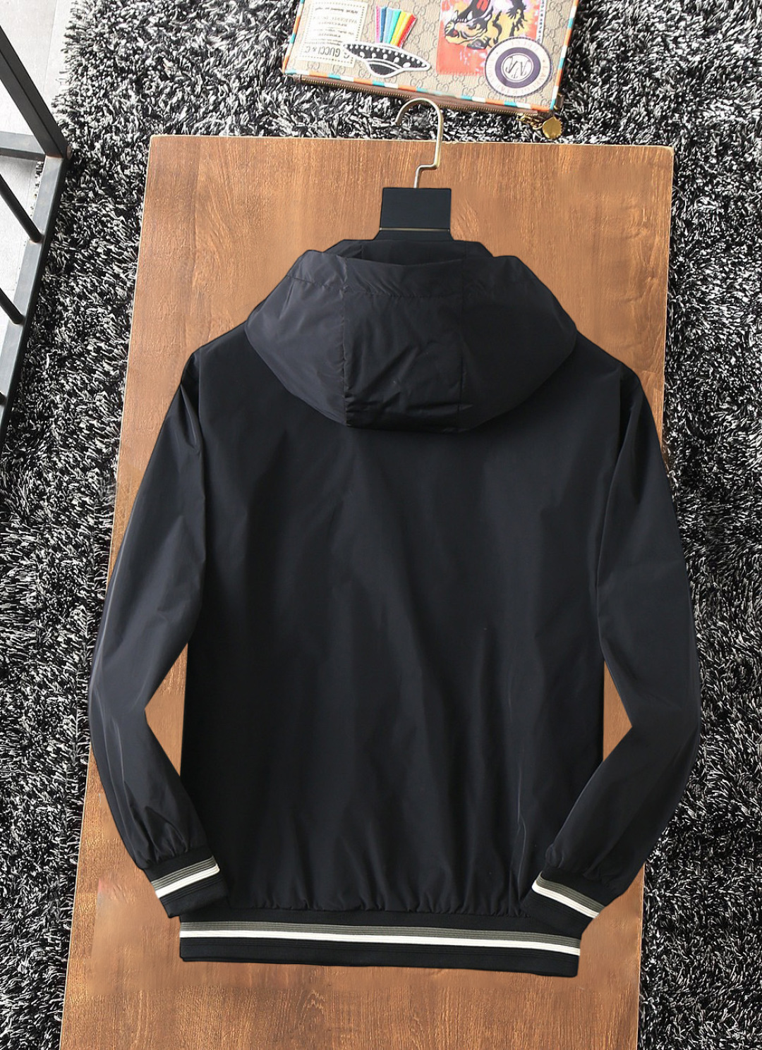 Hoodies & Sweatshirts