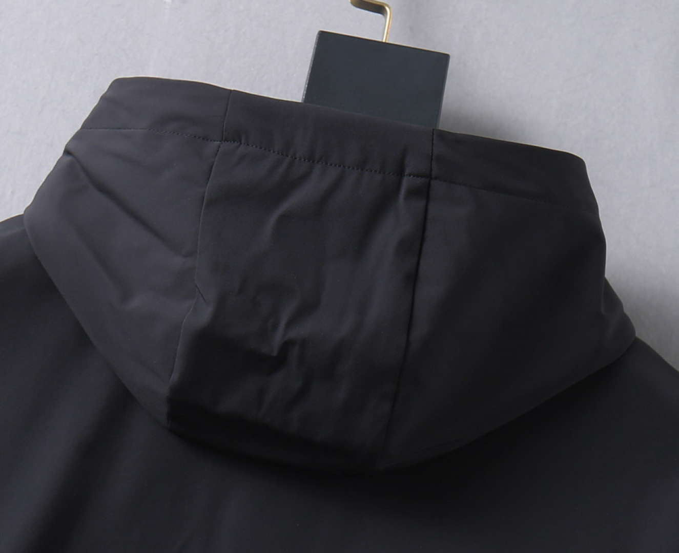 Hoodies & Sweatshirts