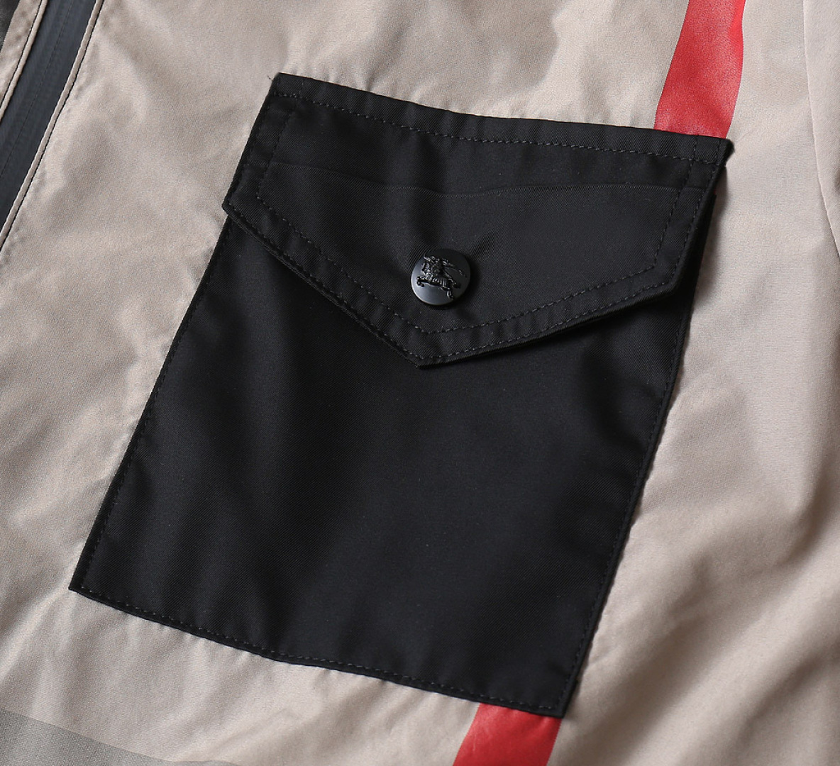 Hoodies & Sweatshirts