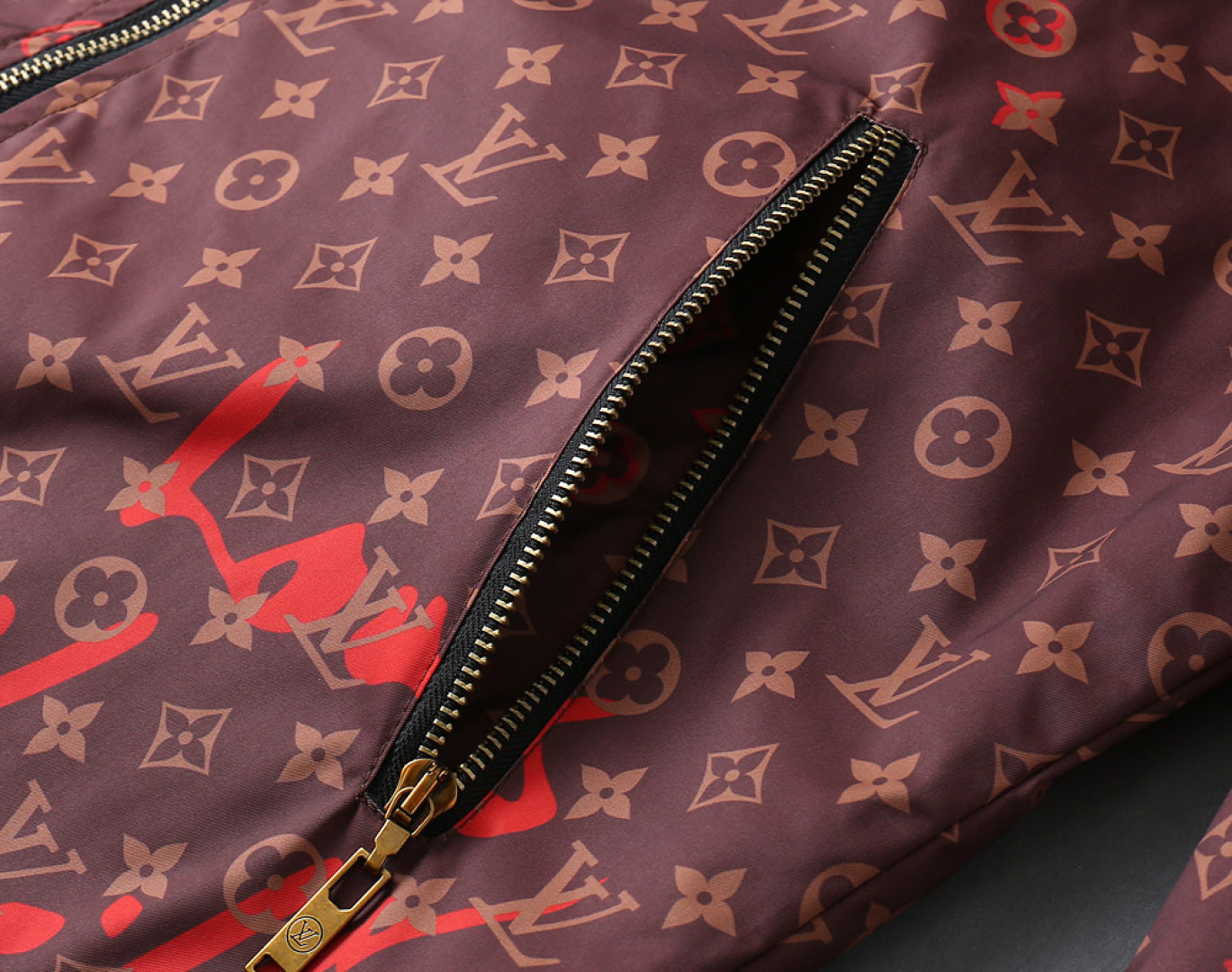 Hoodies & Sweatshirts