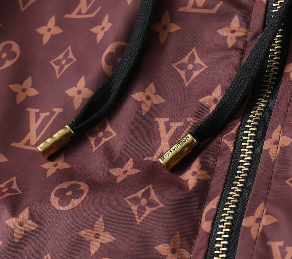 Hoodies & Sweatshirts