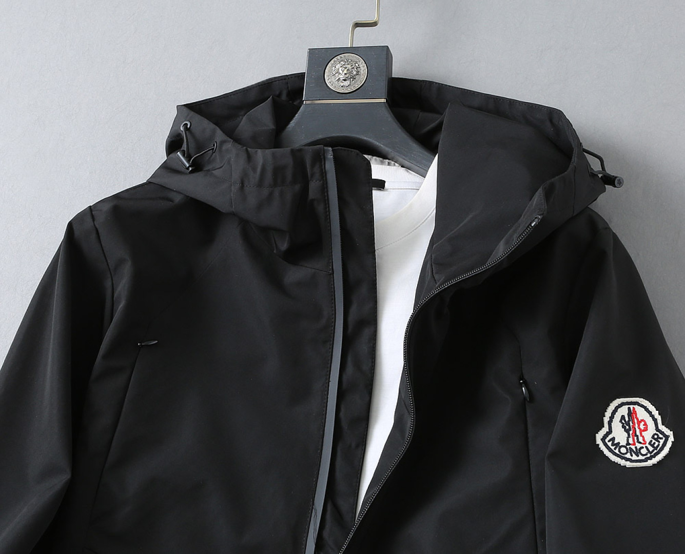 Hoodies & Sweatshirts