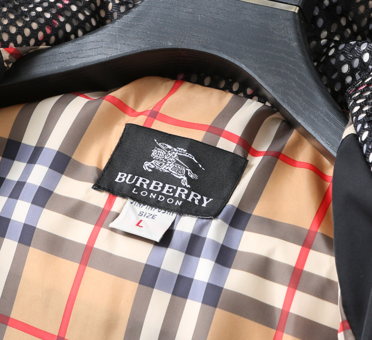 Hoodies & Sweatshirts