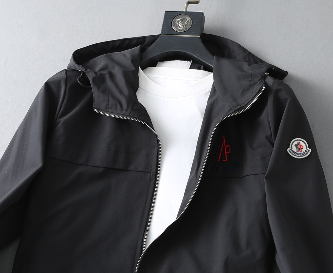 Hoodies & Sweatshirts