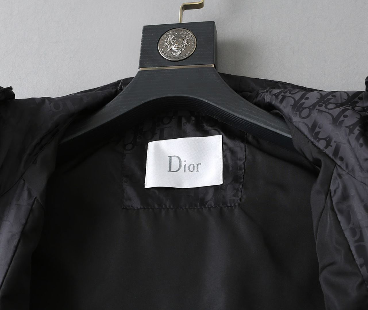 Hoodies & Sweatshirts