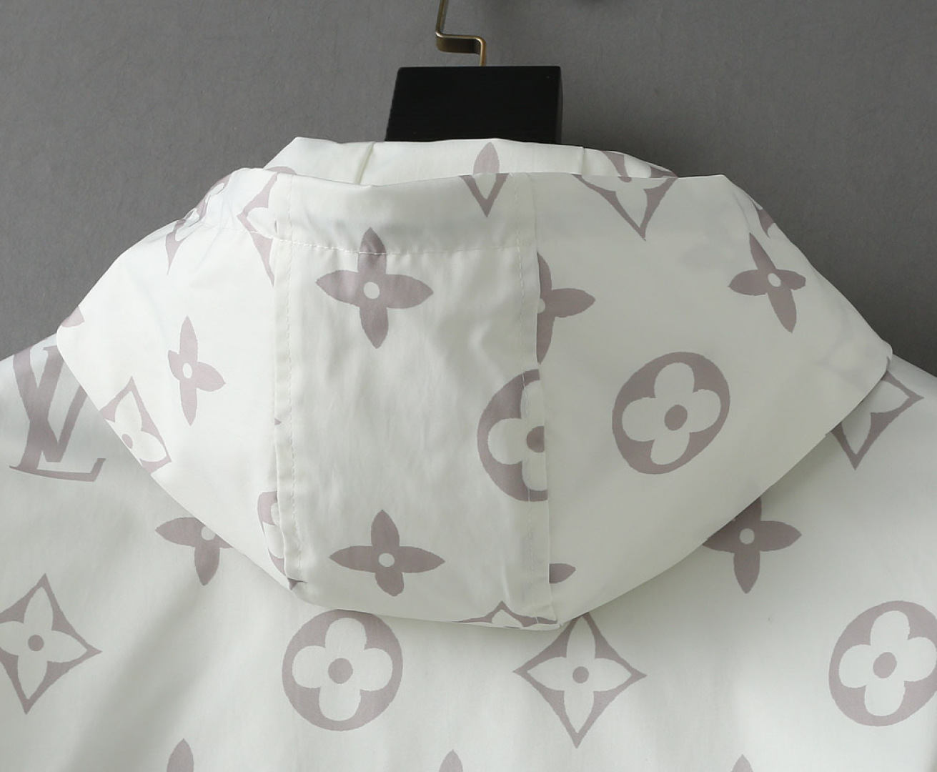 Hoodies & Sweatshirts