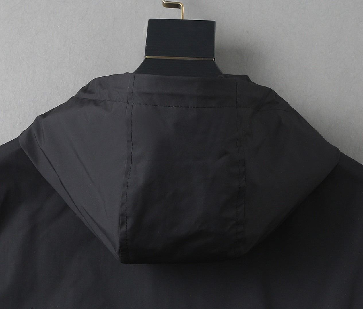 Hoodies & Sweatshirts