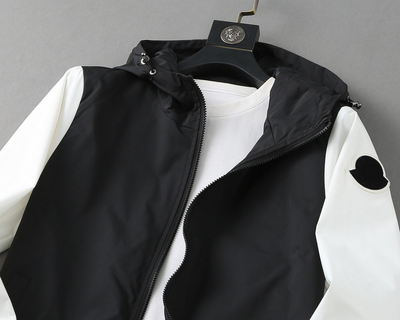 Hoodies & Sweatshirts