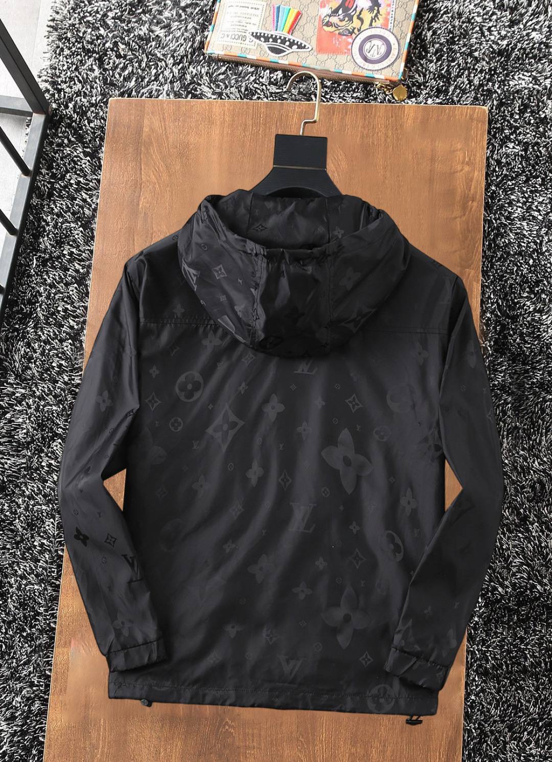 Hoodies & Sweatshirts