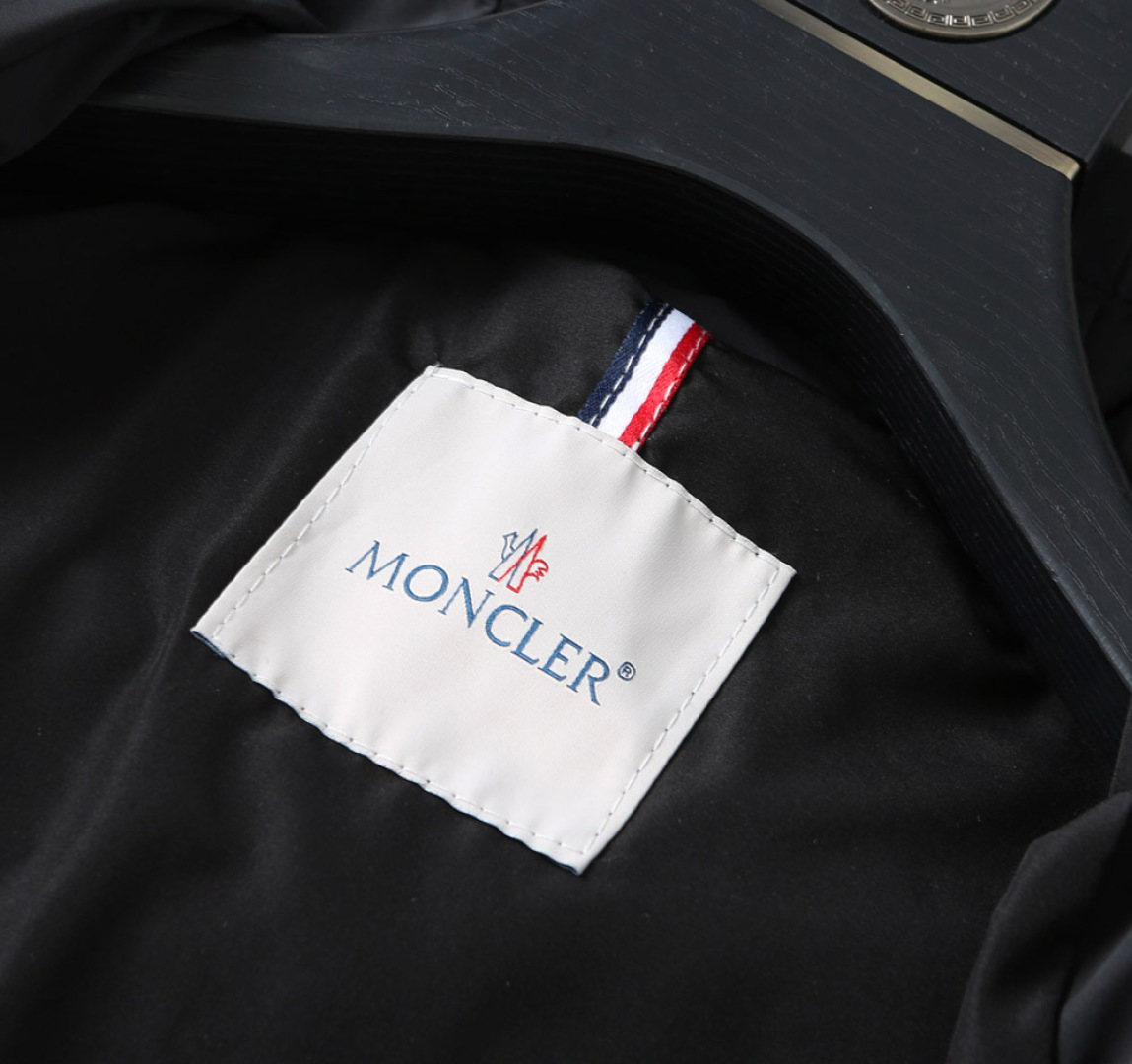 Hoodies & Sweatshirts