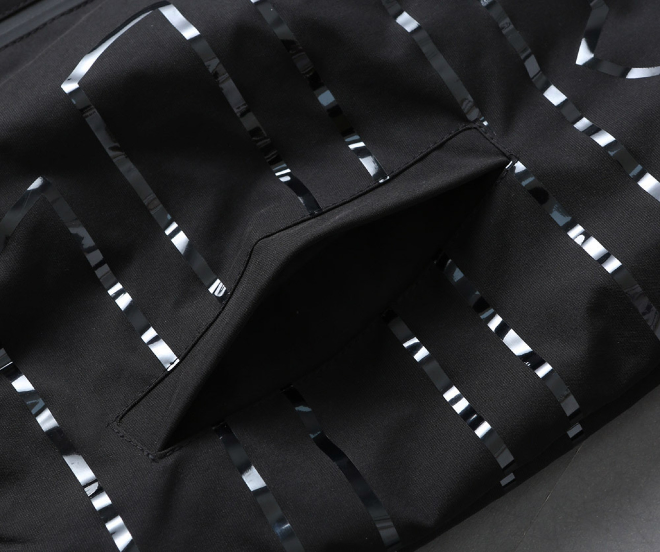 Hoodies & Sweatshirts