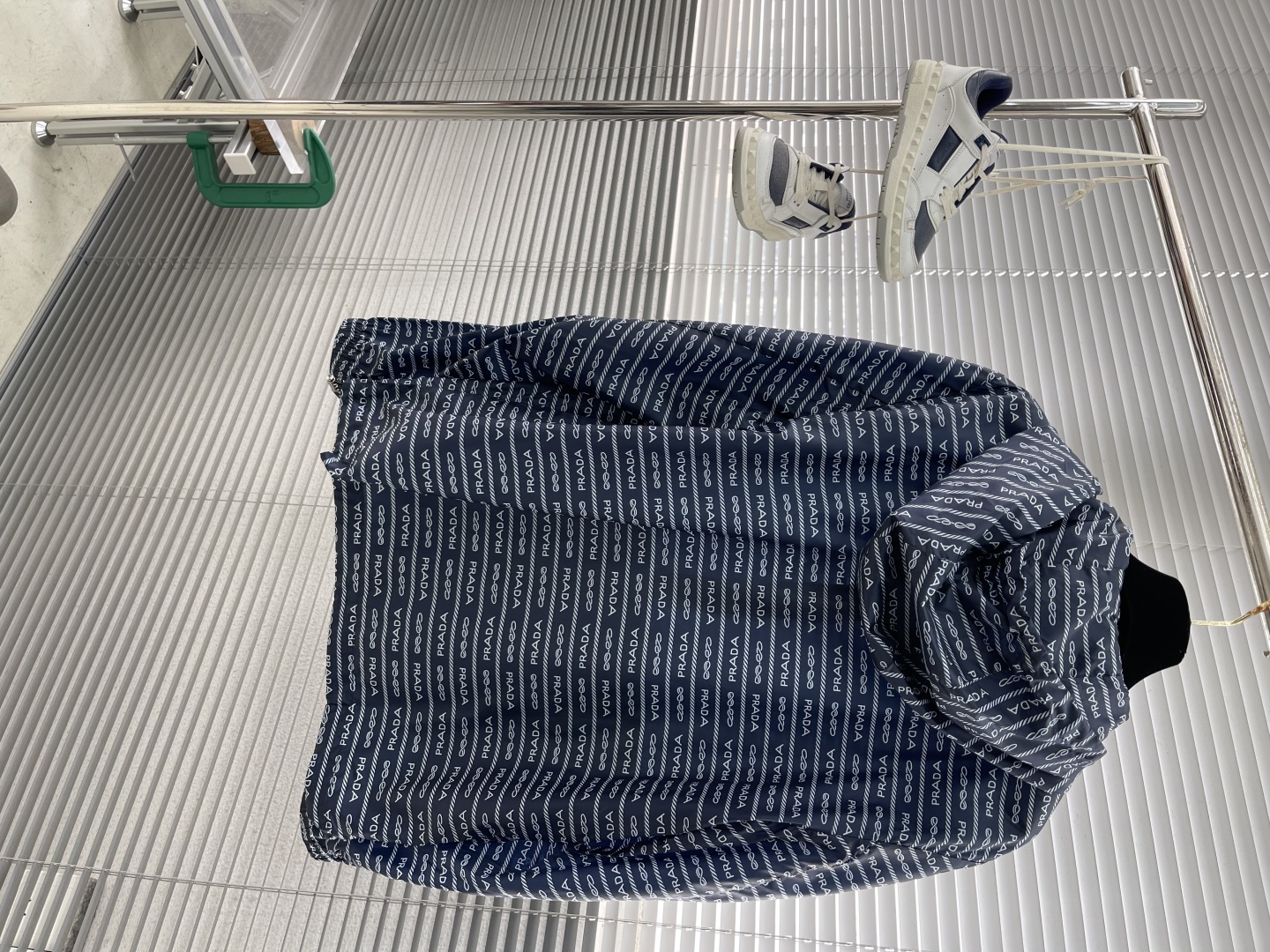 Hoodies & Sweatshirts