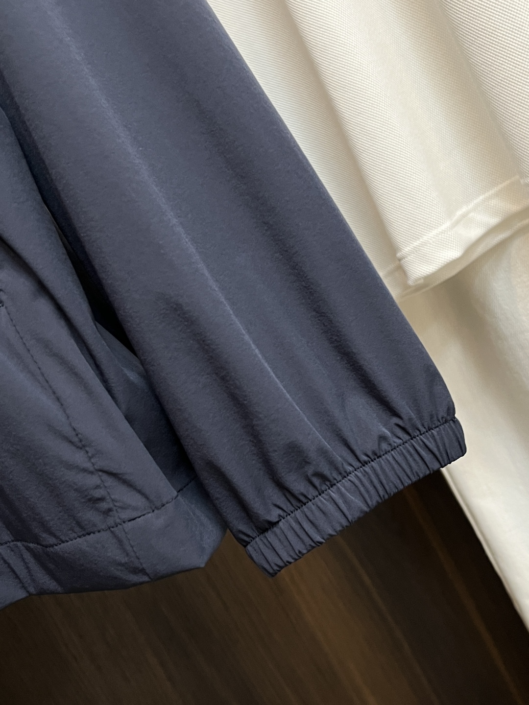 Hoodies & Sweatshirts