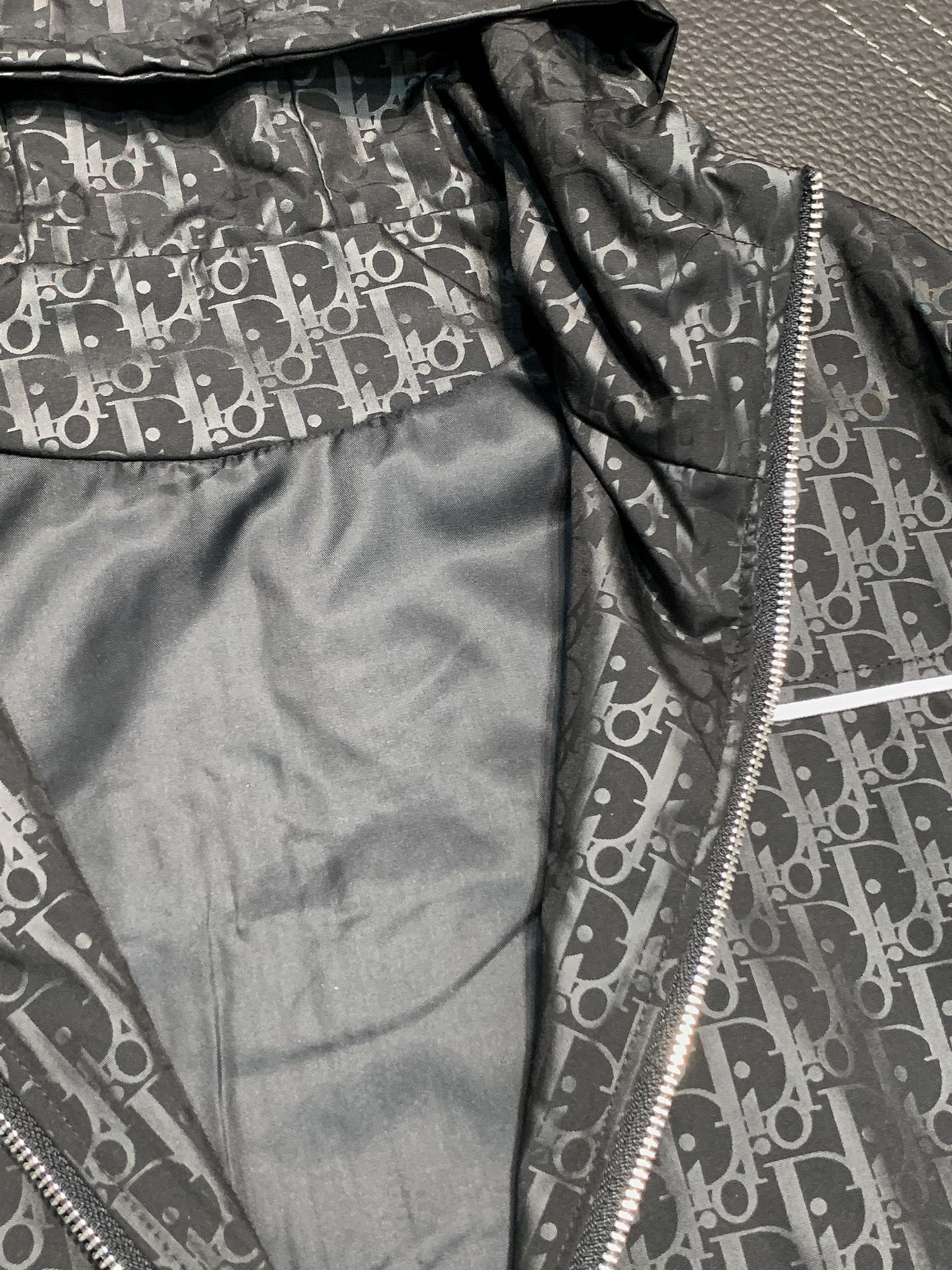 Hoodies & Sweatshirts