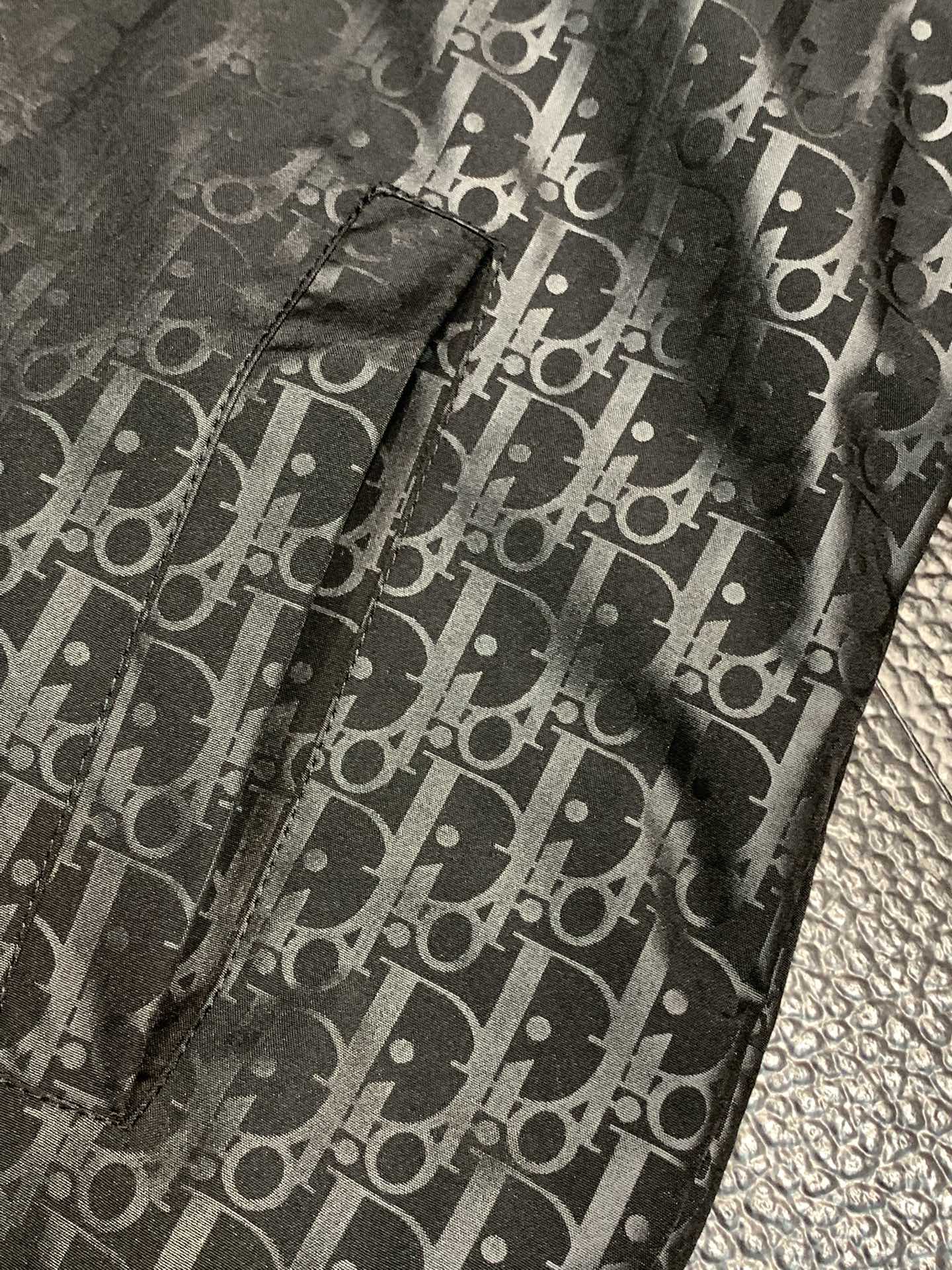 Hoodies & Sweatshirts