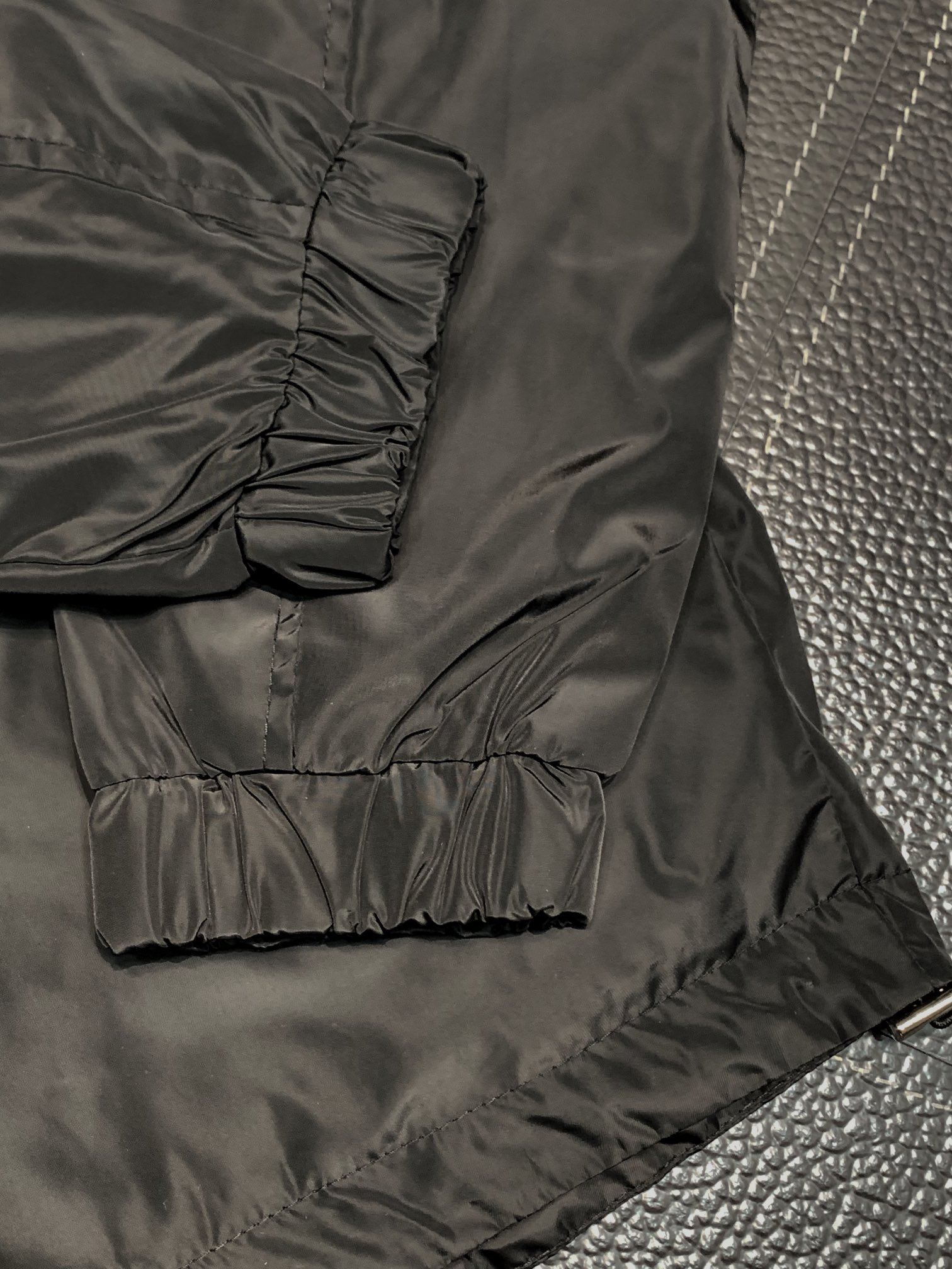 Hoodies & Sweatshirts