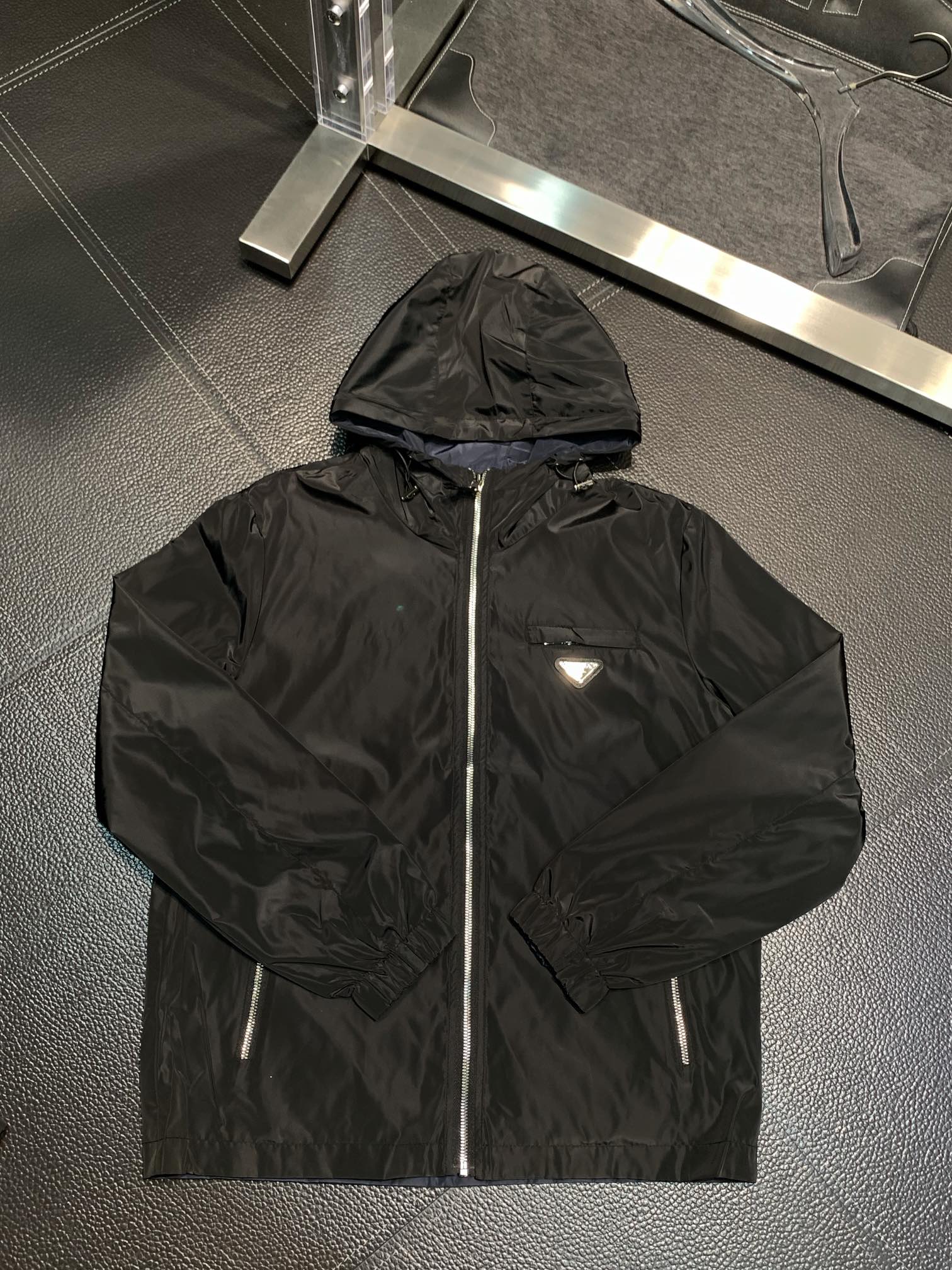 Hoodies & Sweatshirts