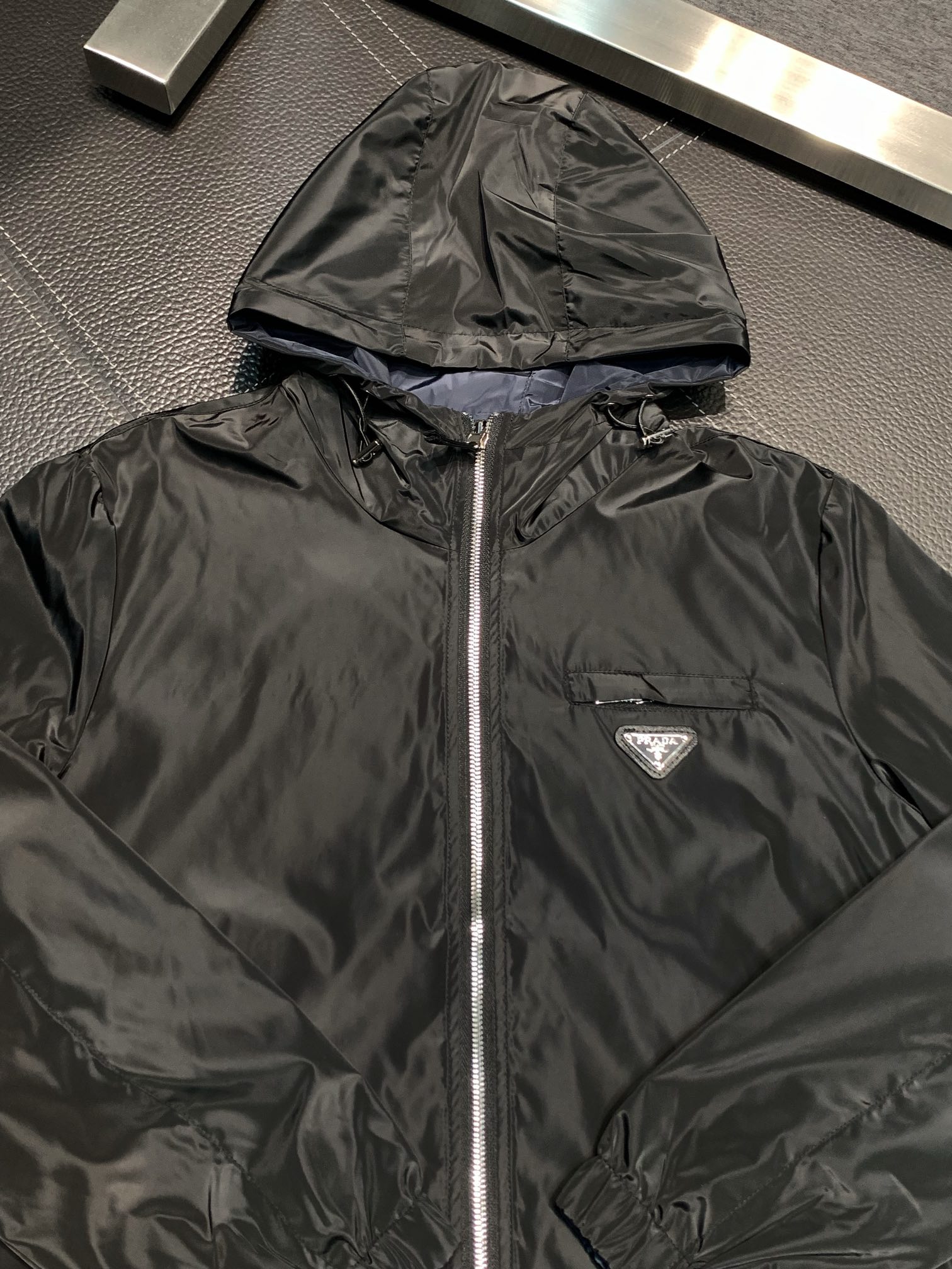 Hoodies & Sweatshirts