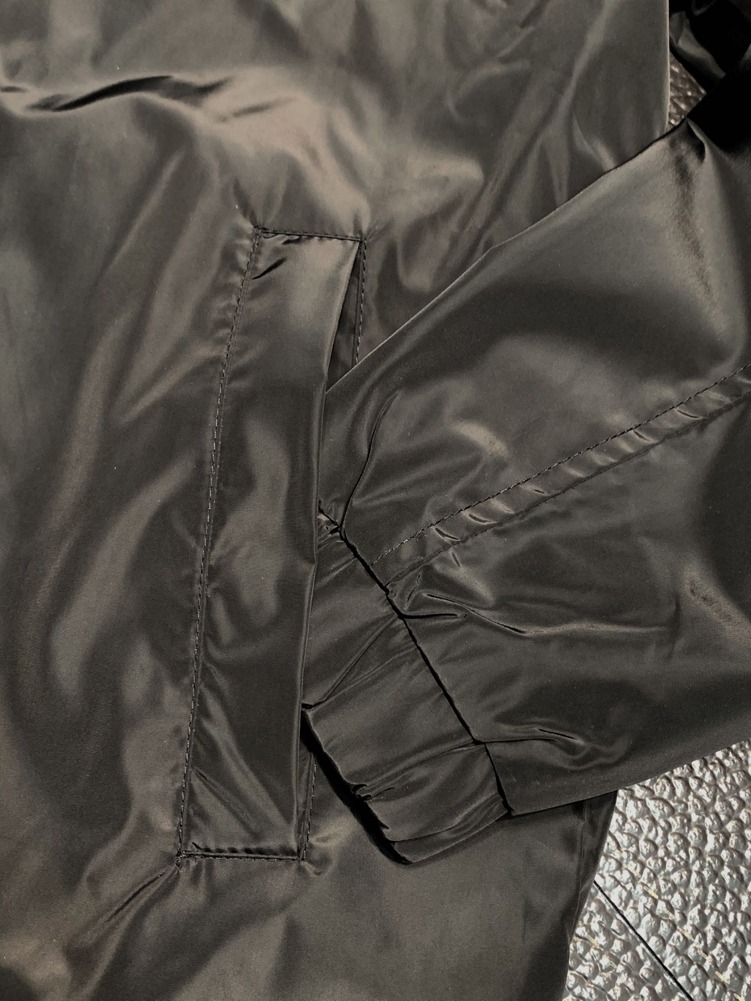 Hoodies & Sweatshirts