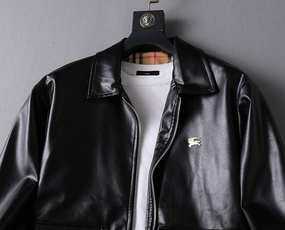 Hoodies & Sweatshirts