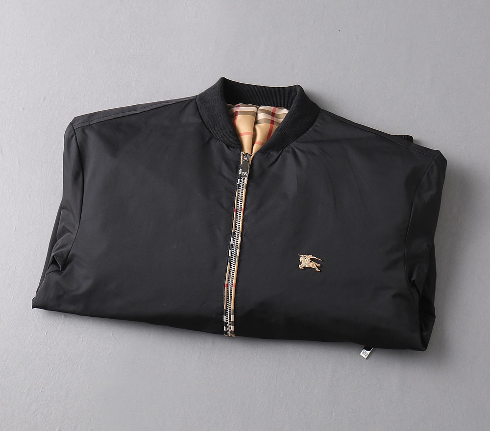 Hoodies & Sweatshirts