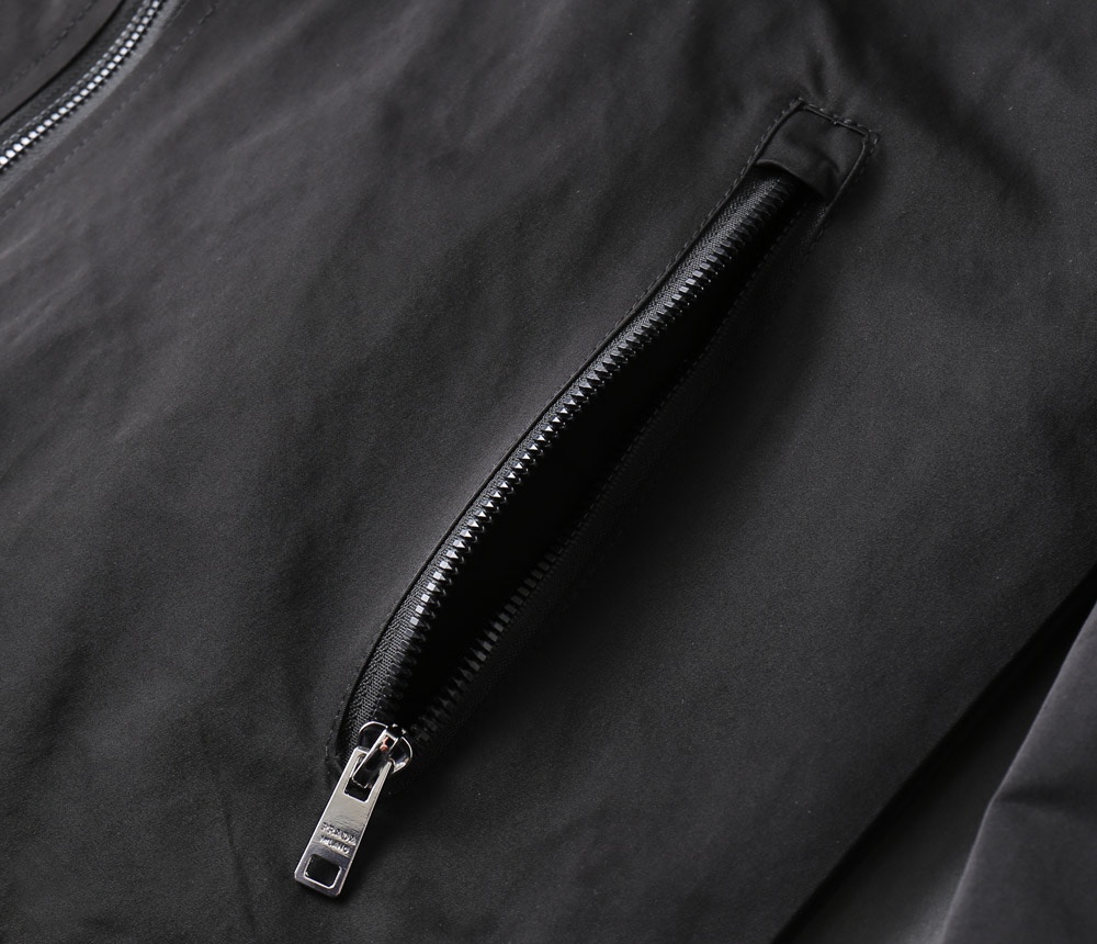 Hoodies & Sweatshirts