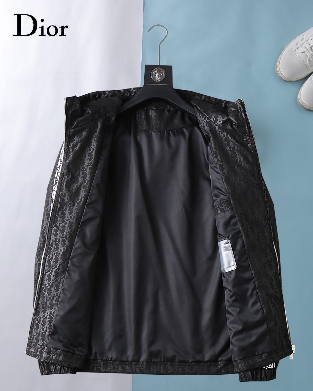 Hoodies & Sweatshirts