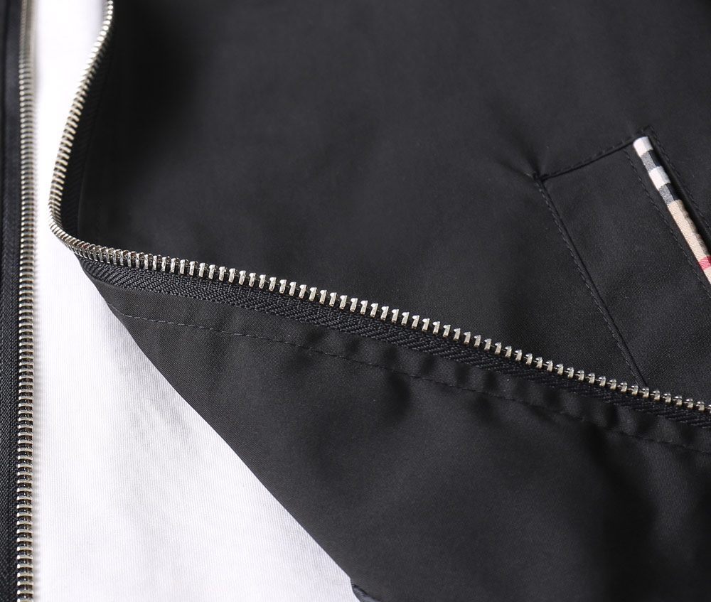 Hoodies & Sweatshirts