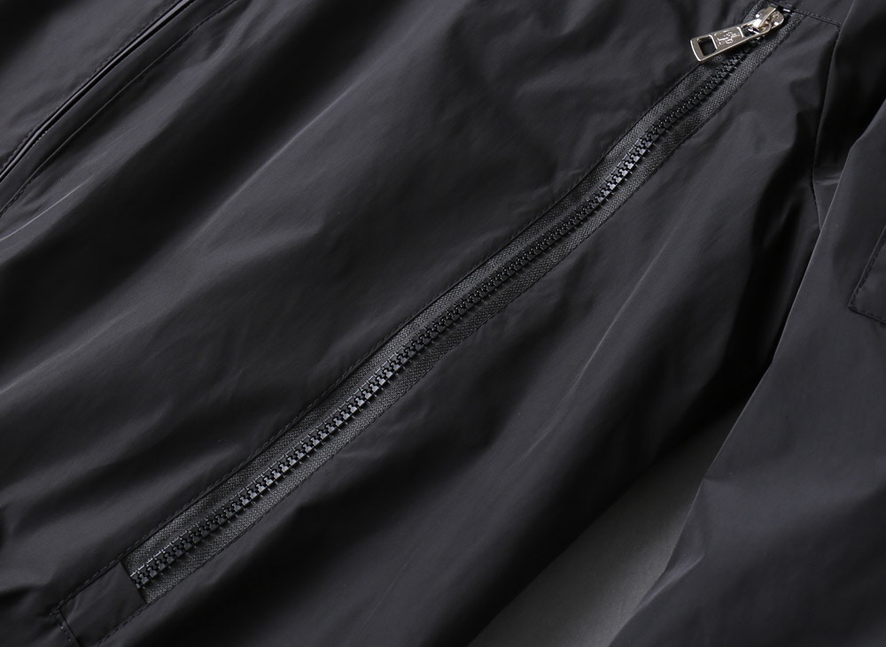 Hoodies & Sweatshirts